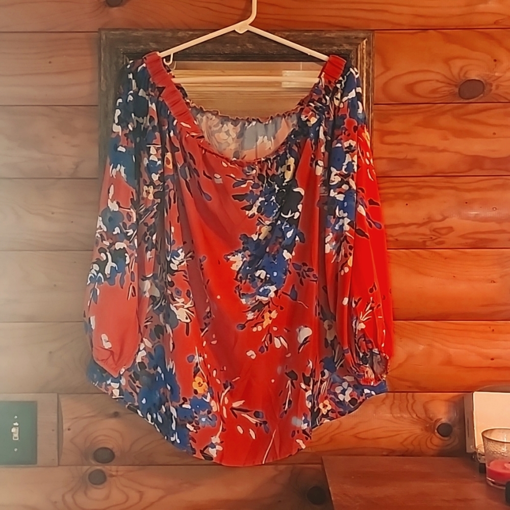 A beautiful blouse from Shein, never worn!